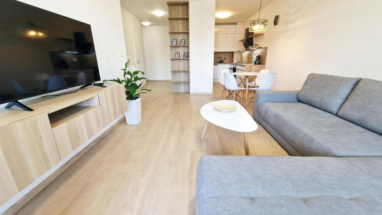 Luxo 2 Room Apartments By Bratislavatrip 外观 照片